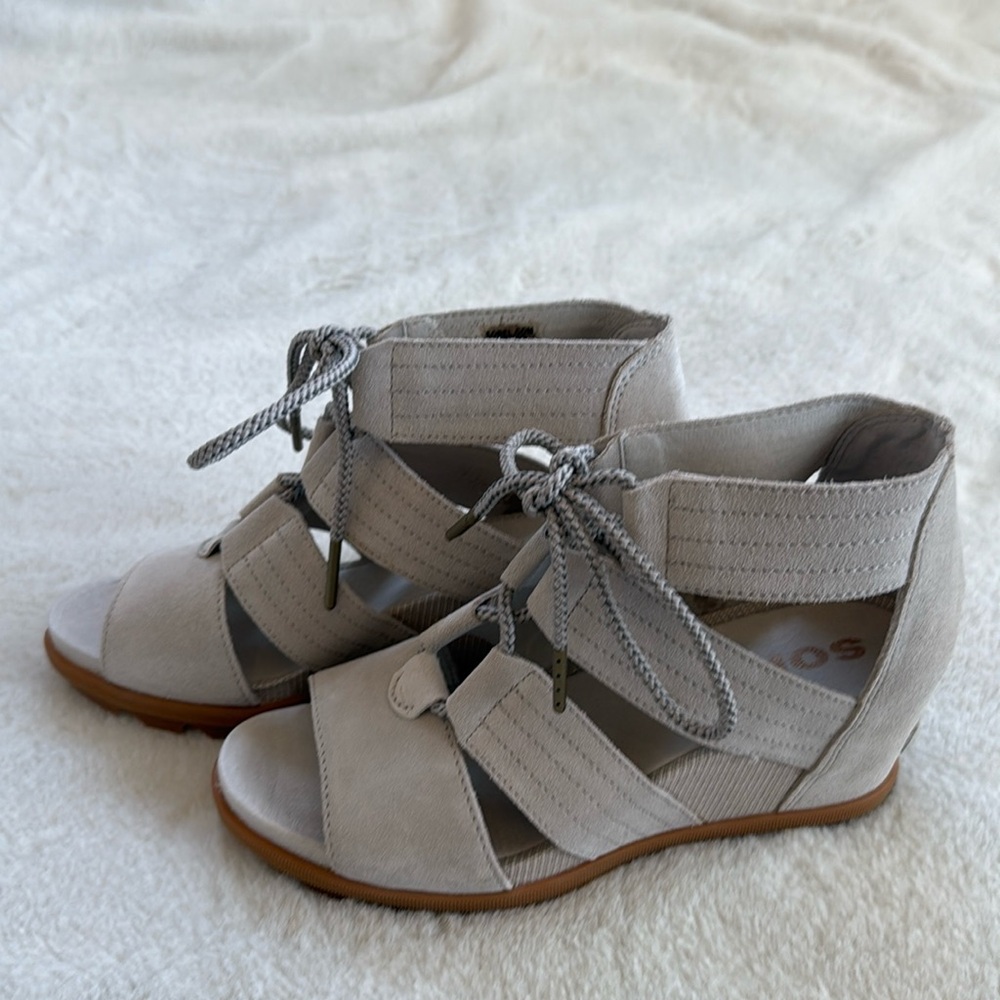 Sorel Joanie ll lace sandal. Size 10. Brand new, never worn.